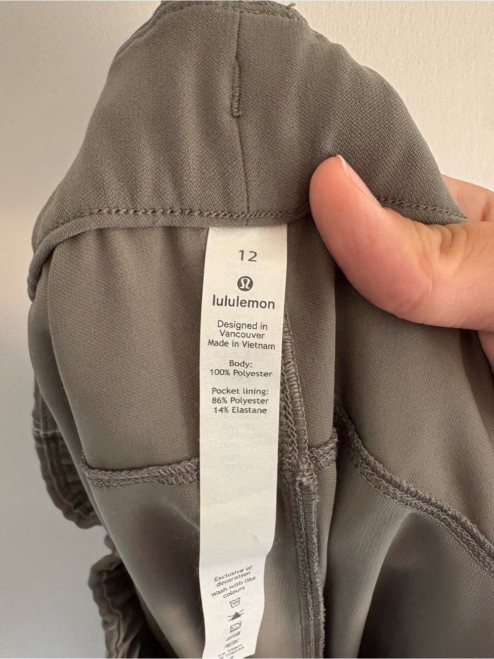 Lululemon On the Fly 7/8 Pant *Woven Size 12 - Picture 9 of 10